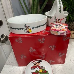 Disney Japan  And Germany Disneyland Merry Christmas Bathroom Set